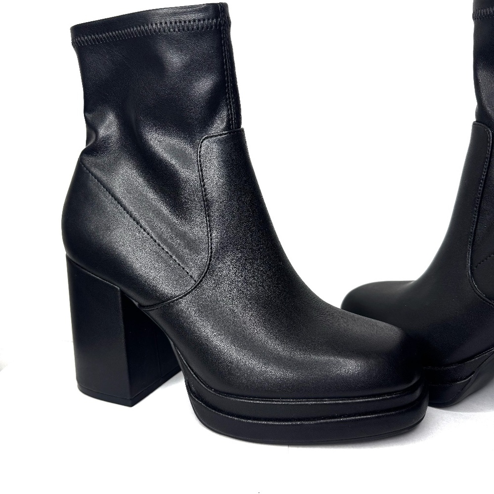 New black high heel boots size 8